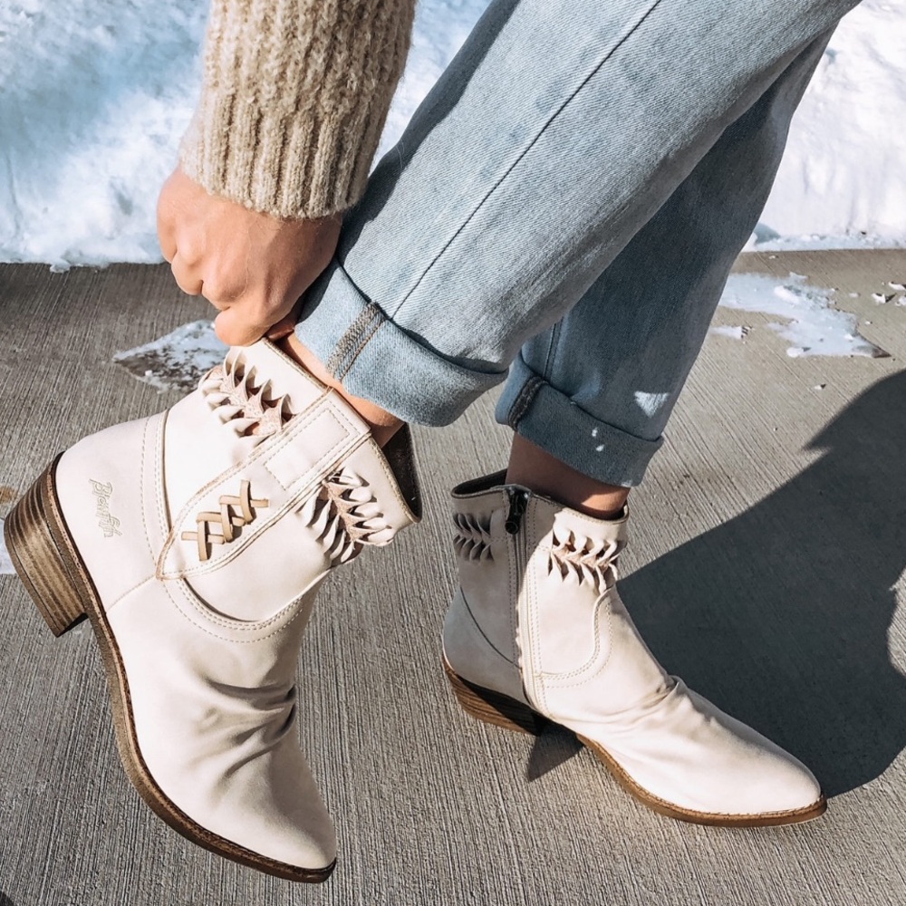 Blowfish Malibu Sygns Cream Ankle Boot- Size 7